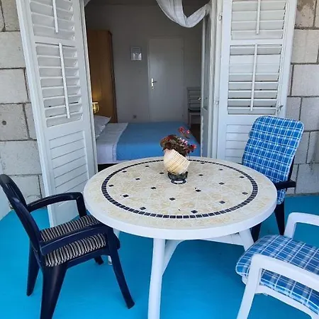 Lanterna Apartment