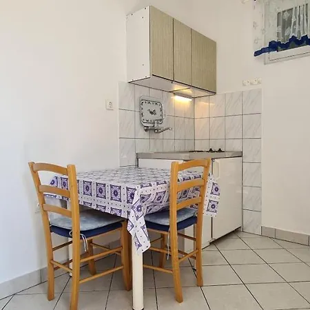 Apartament Lanterna Sućuraj